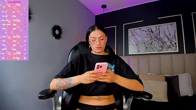 Snapshot of Lissy__Dream chatting on 02.05.25 Lissy Dream online show from 02.05.25