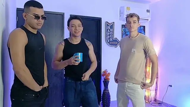 Snapshot of Boysgang_sex chatting on 11.22.25 Boysgang sex online show from 11.22.25