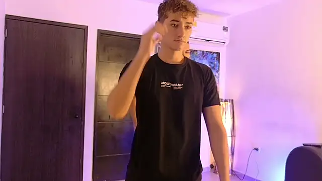 Snapshot of Boysgang_sex chatting on 11.23.25 Boysgang sex online show from 11.23.25