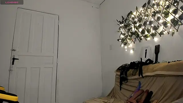 Chica hot dirty online show from 12.17.24