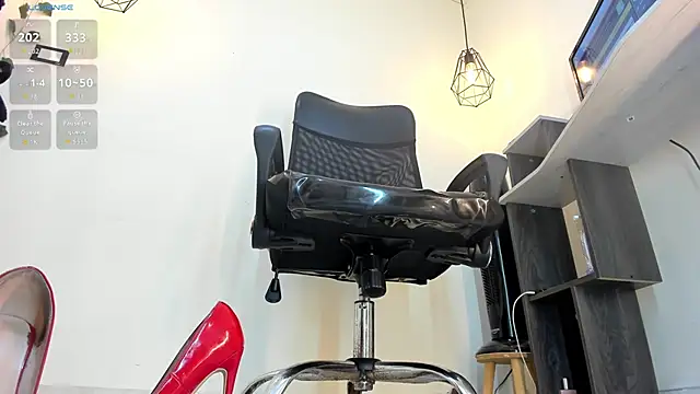 victoria Christie online show from 10.05.25