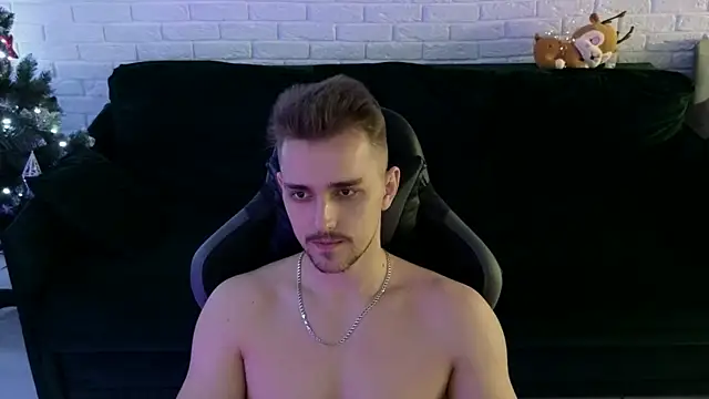 Larstar01 online show from 12.23.24