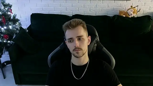 Larstar01 online show from 12.27.24