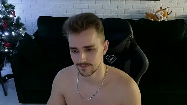 Larstar01 online show from 12.27.24