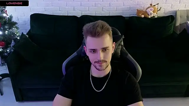 Larstar01 online show from 12.28.24