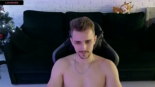 Larstar01 online show from 12.28.24