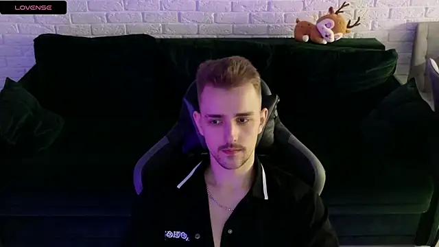 Larstar01 online show from 01.08.25