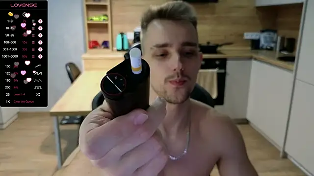 Larstar01 online show from 02.08.25