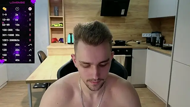 Larstar01 online show from 02.14.25