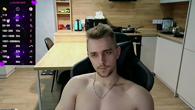 Larstar01 online show from 02.15.25