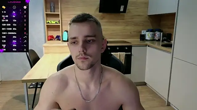 Larstar01 online show from 02.19.25