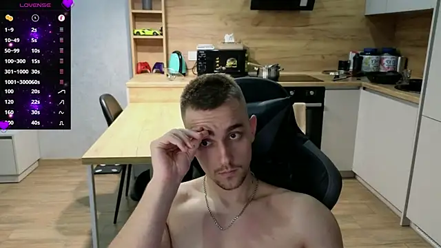 Larstar01 online show from 02.20.25