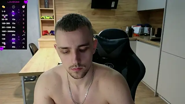 Larstar01 online show from 03.05.25