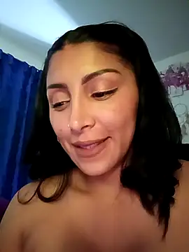 tiffani  love online show from 09.22.25