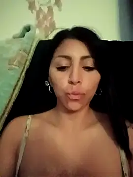 tiffani  love online show from 12.14.25