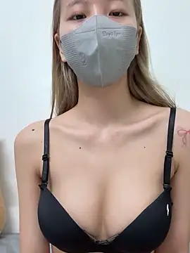 Snapshot of Lucy-Gold chatting on 03.26.26 Lucy-Gold online show from 03.26.26