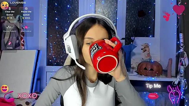  Nika Kik online show from 10.29.25