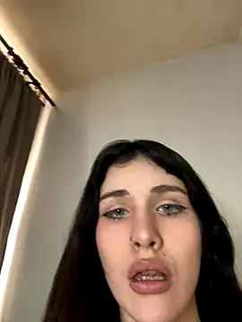 CherryCrystall online show from 10.08.25