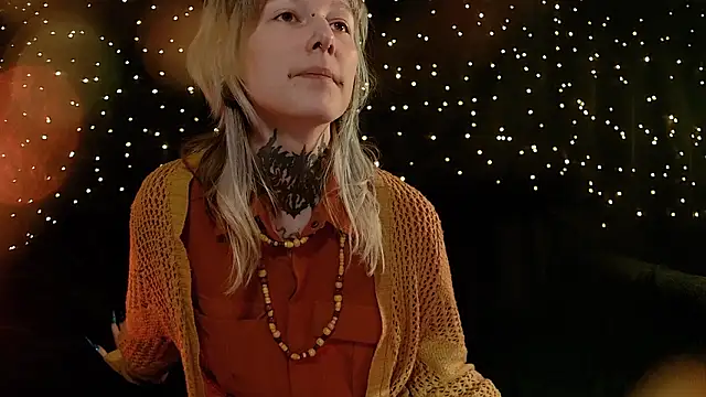 Snapshot of Littlespacemouse chatting on 02.22.26 Littlespacemouse online show from 02.22.26