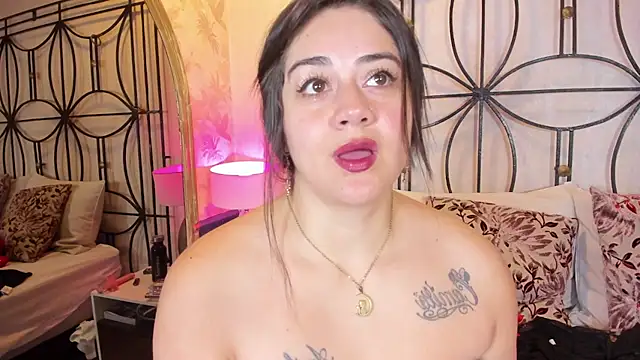 nahomi sweett online show from 11.04.25