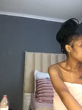 Nicole Liam  online show from 10.12.25