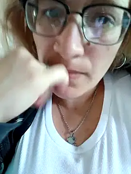 Snapshot of rusher27 chatting on 11.08.25 rusher27 online show from 11.08.25