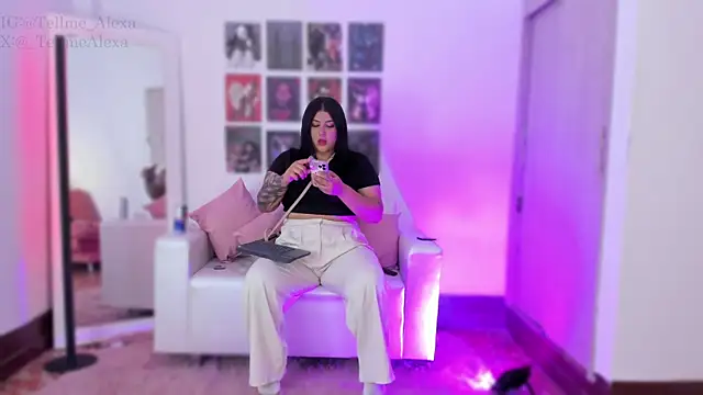 Snapshot of Tellme_Alexa chatting on 02.13.25 Tellme Alexa online show from 02.13.25