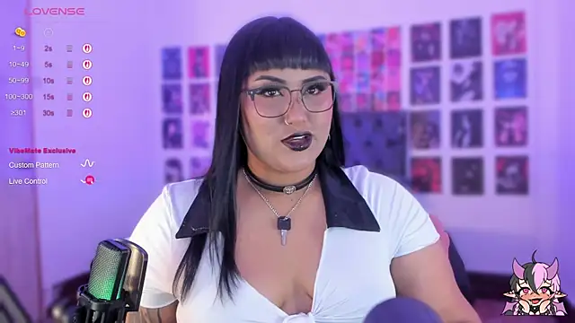 Snapshot of Tellme_Alexa chatting on 10.02.25 Tellme Alexa online show from 10.02.25