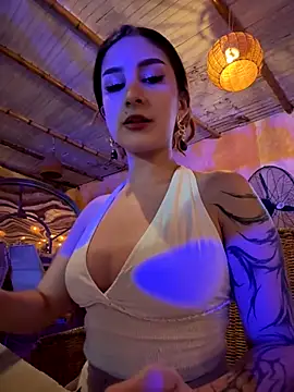 Mon Cherry online show from 10.28.25