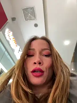 Snapshot of LavenderHot chatting on 12.11.24 LavenderHot online show from 12.11.24