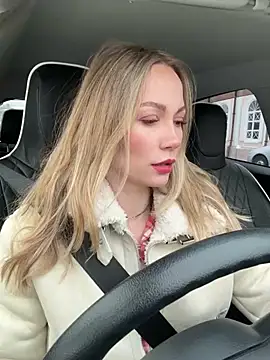 Snapshot of LavenderHot chatting on 01.28.25 LavenderHot online show from 01.28.25