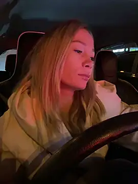 Snapshot of LavenderHot chatting on 02.01.25 LavenderHot online show from 02.01.25