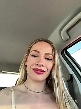 Snapshot of LavenderHot chatting on 02.06.25 LavenderHot online show from 02.06.25