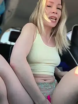 Snapshot of LavenderHot chatting on 02.23.25 LavenderHot online show from 02.23.25