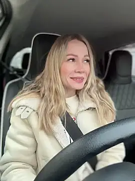 Snapshot of LavenderHot chatting on 03.01.25 LavenderHot online show from 03.01.25