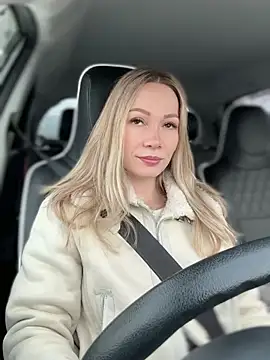 Snapshot of LavenderHot chatting on 03.05.25 LavenderHot online show from 03.05.25