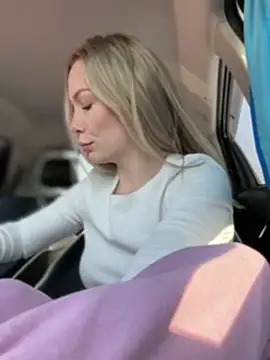 Snapshot of LavenderHot chatting on 03.05.25 LavenderHot online show from 03.05.25