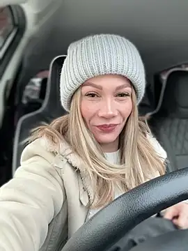 Snapshot of LavenderHot chatting on 03.06.25 LavenderHot online show from 03.06.25