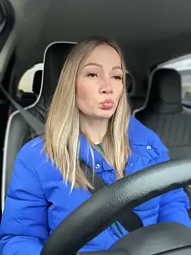 Snapshot of LavenderHot chatting on 03.18.25 LavenderHot online show from 03.18.25