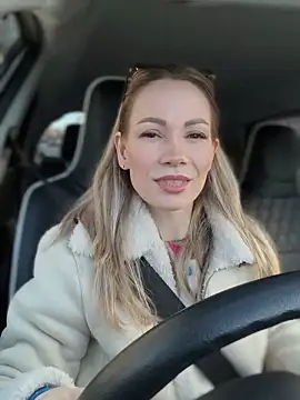 Snapshot of LavenderHot chatting on 03.22.25 LavenderHot online show from 03.22.25