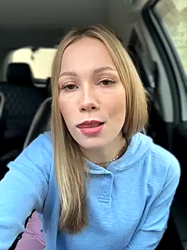 Snapshot of LavenderHot chatting on 10.12.25 LavenderHot online show from 10.12.25