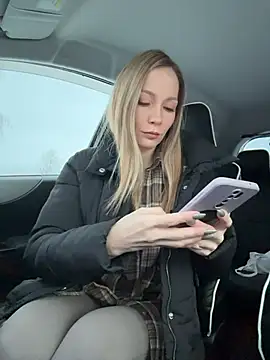 Snapshot of LavenderHot chatting on 11.25.25 LavenderHot online show from 11.25.25