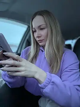 LavenderHot online show from 12.22.25