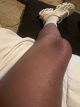 Snapshot of EnricoGio chatting on 12.25.24 EnricoGio online show from 12.25.24