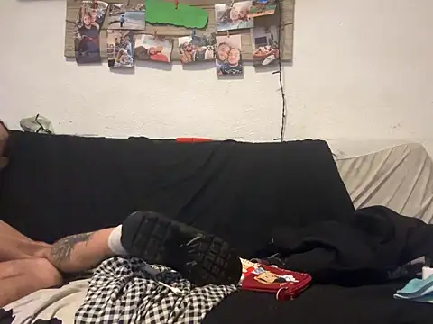 Snapshot of EnricoGio chatting on 02.01.25 EnricoGio online show from 02.01.25