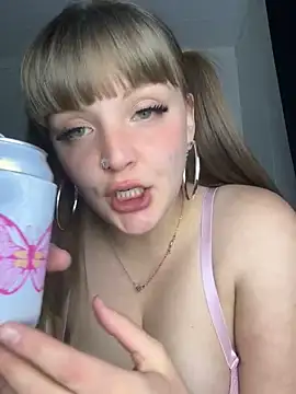 Snapshot of Lalalust69 chatting on 01.31.25 Lalalust69 online show from 01.31.25