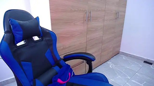 Deiisy Queen online show from 11.18.25