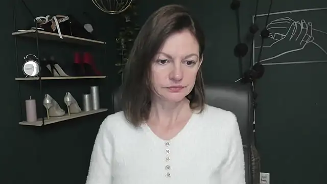 VivianWILD online show from 10.17.25