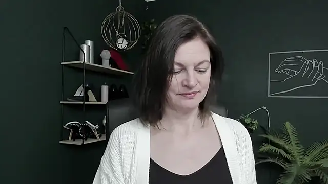 VivianWILD online show from 04.18.26