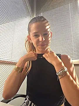 lucie mehott online show from 08.04.26